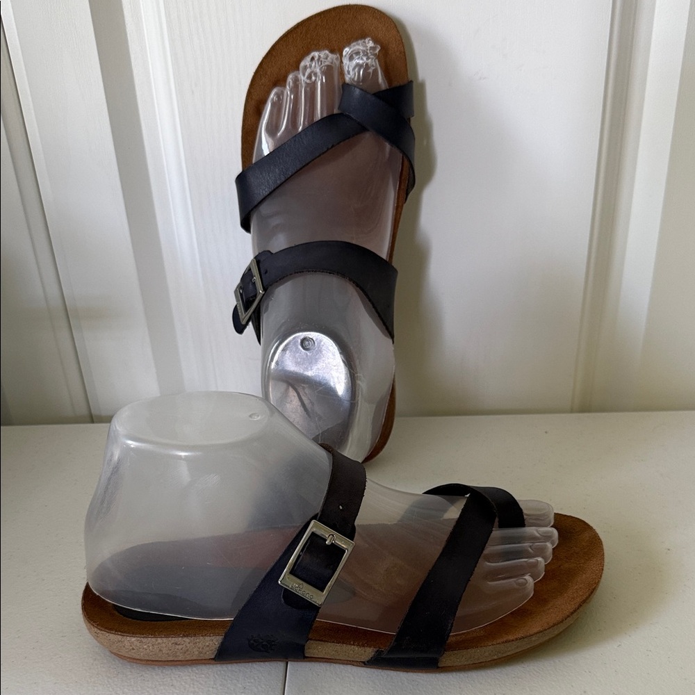 Yukono Women's Black Two-Strap Buckle Sandals with Cross Over Upper (sz 7.5) - Picture 2 of 8